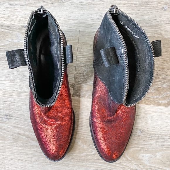 Sacha London | Metallic Red and Black Boots | Zipper top - Picture 7 of 9